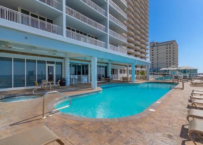 Apartment The Colonnades 1901 *